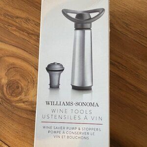 Williams-Sonoma Wine Pump and 2 stoppers - NWT